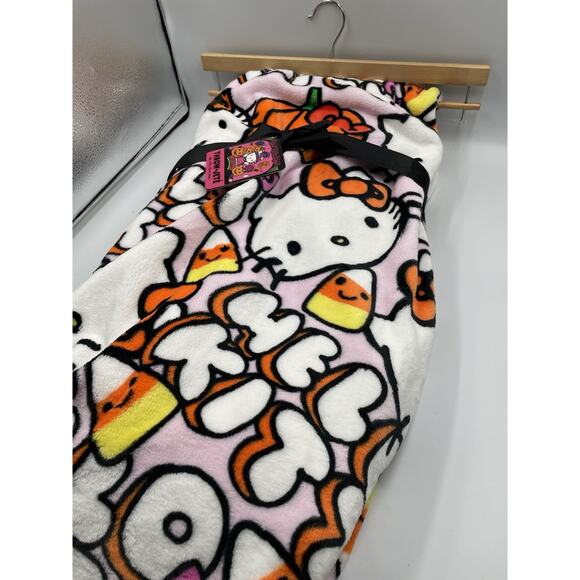 Sanrio Hello Kitty 2025 Halloween Pumpkin Fall Plush Throw Blanket 60x70 NEW!!! - Picture 5 of 6